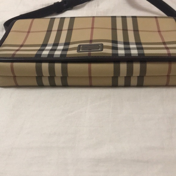 Burberry flap bag - Picture 4 of 5